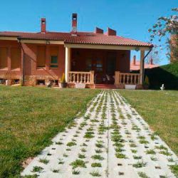Rejillas de jardín de hormigón para paso de coches de Vibrados Lerma