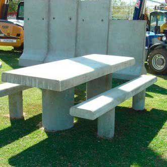 Mesa de hormigón rectangular